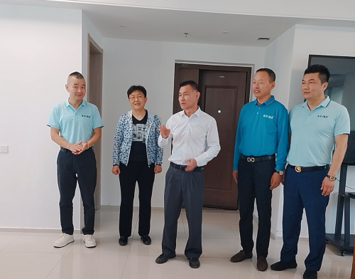 崖州区政协精准施策助企发展：走访云仓酒庄，助力企业发展