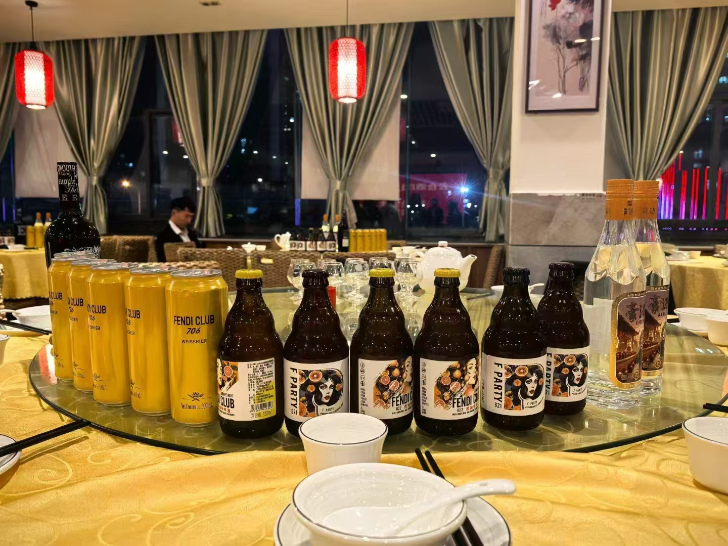 00后整顿酒桌？FENDI CLUB申请出战！