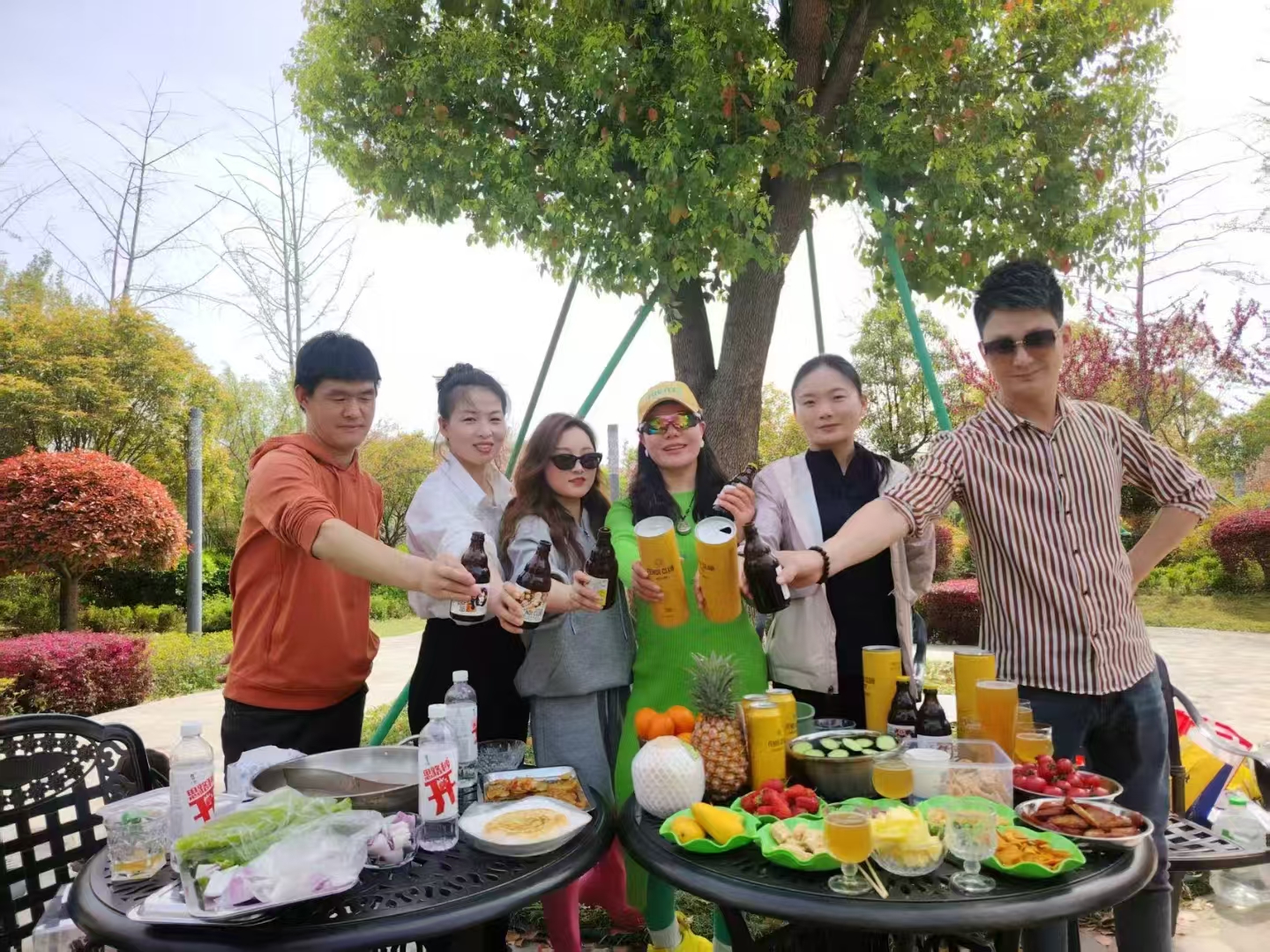 朋友相聚，家人团圆，FENDI CLUB精酿啤酒成为增添气氛